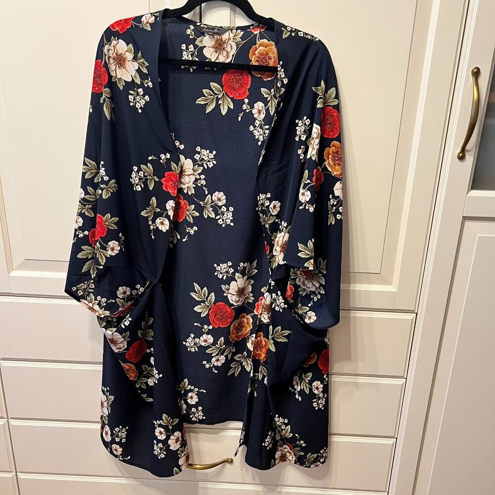 AMARYLLIS Navy Floral Kimono Ruana Wrap Topper Coverup (Size 2X)‎